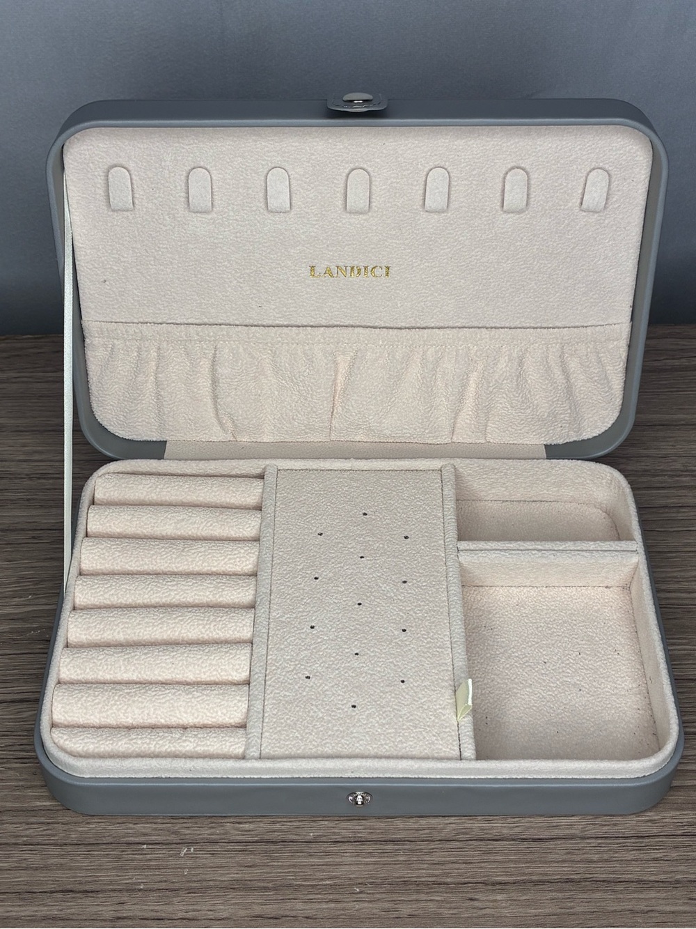 EUC Landici Grey & Cream Travel Jewelry Organizer Case